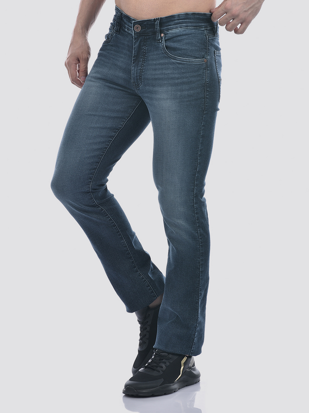 Numero Uno Men Blue Faded Straight Fit Sustainable Jeans